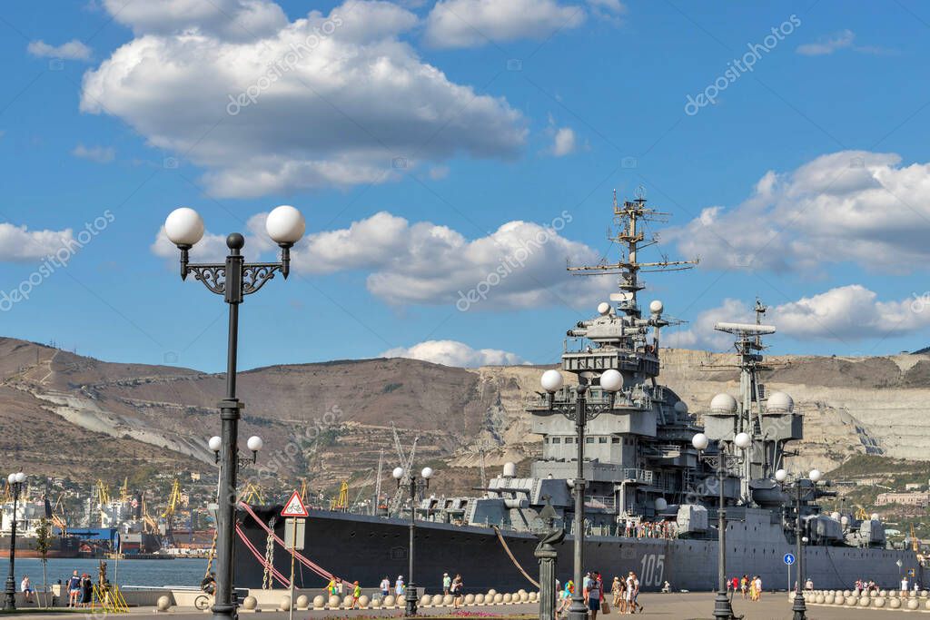 The HeroCity Of Novorossiysk (en inglés). Tsemess Bay. Sujuk escupió