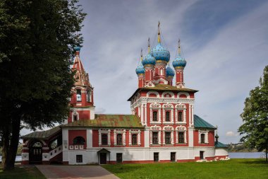 Çirkin. Yaroslavl bölgesi. Uglich Kremlin, Demetrius Kilisesi, 17. yüzyıl, güzel kilise, dünyanın en güzel 23 kilisesi.;