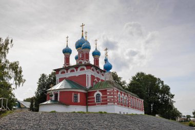 Çirkin. Yaroslavl bölgesi. Uglich Kremlin, Demetrius Kilisesi, 17. yüzyıl, güzel kilise, dünyanın en güzel 23 kilisesi.;