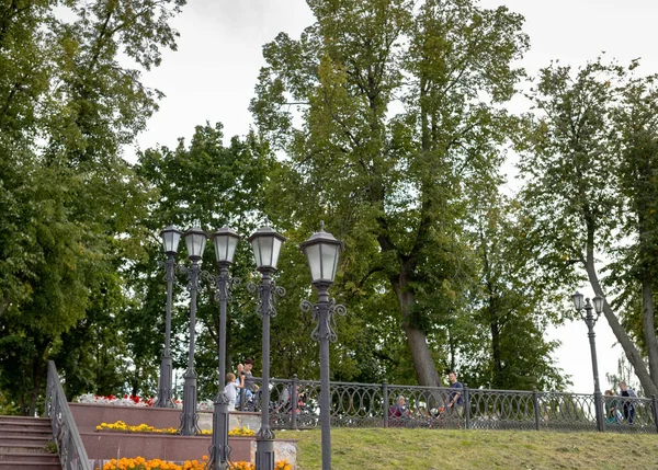 Uglich Banco Rio Volga Uma Esbelta Fileira Lindas Lanternas Ritmo — Fotografia de Stock