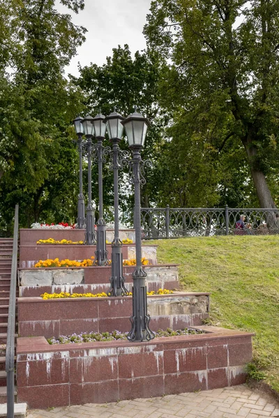 Uglich Banco Rio Volga Uma Esbelta Fileira Lindas Lanternas Ritmo — Fotografia de Stock