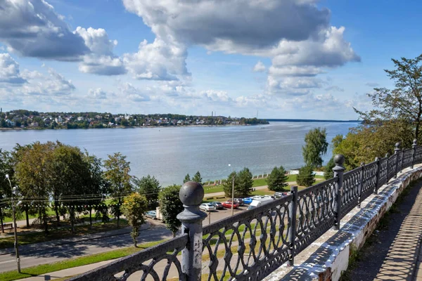 Kostroma Sommertag Ufer Der Wolga Blick Auf Den Fluss Und — Stockfoto