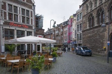 ACHEN, ALMANLIK. Ekim, 04, 2020. Sokak manzarası Rose Am Dom Restoran cephesi
