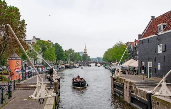 Amsterdam Netherlands Haziran 2021 Tipik Hollandalı Evleri Köprüleri Chanel Olan — Stok fotoğraf