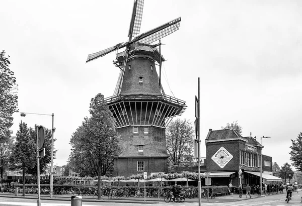 Amsterdam Países Bajos Junio 2021 Molino Viento Gooyer Molino Madera — Foto de Stock