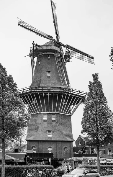 Amsterdam Nizozemsko Června2021 Gooyer Větrný Mlýn Nejvyšší Dřevařský Mlýn Nizozemsku — Stock fotografie