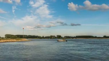 Zaman atlamalı Waal gemilerde