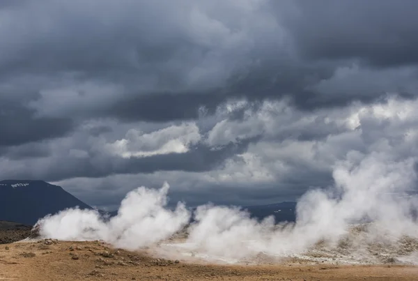 Jeotermal peyzaj Hverarond Buhar çukuru — Stok fotoğraf