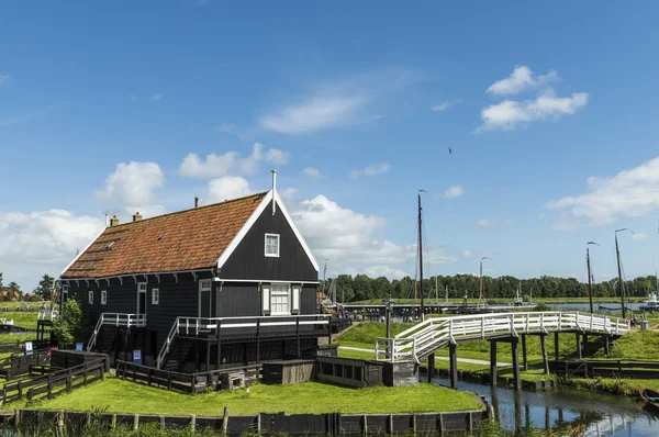 Zuiderzee Müzesi Enkhuizen ve köprü — Stok fotoğraf