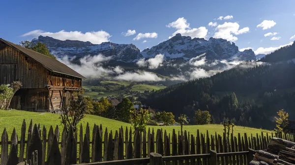 Badia Alta Adige Bij Corvara Vallei Met Oude Schuur Boerderij — Stockfoto