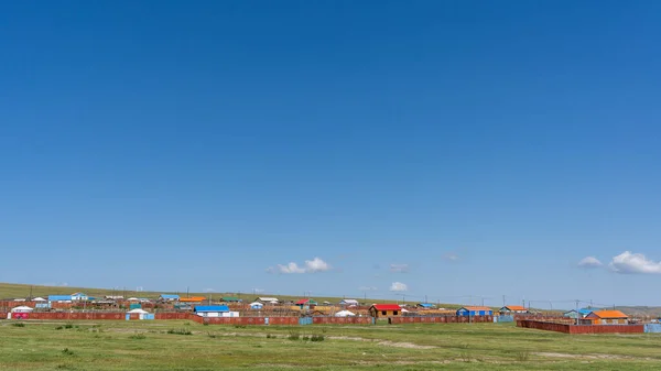 Tsagaanhairhan Mongolsko Srpna 2019 Malé Městečko Tsagaanhairhan Stepi Mongolsko Barevnými — Stock fotografie