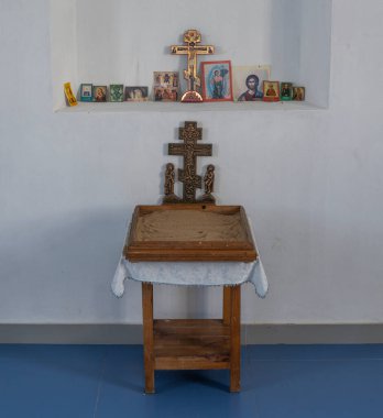 Rusya 'daki Baykal Gölü' nde Posolskoye Spaso-Preobrazhensky Manastırı Şapeli..