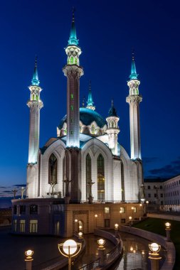 Kazan, Rusya - 21 Eylül 2019: Tartastan, Rusya 'daki Kul Şerif Camii' nin dış cephesi.