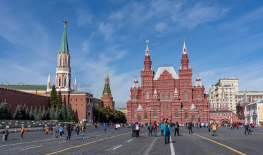 Moskova, Rusya - 25 Eylül 2019: Halk ve Ulusal Tarih Müzesi ve Lenin Anıt Mezarı.