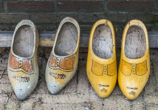 Zapato de madera —  Fotos de Stock