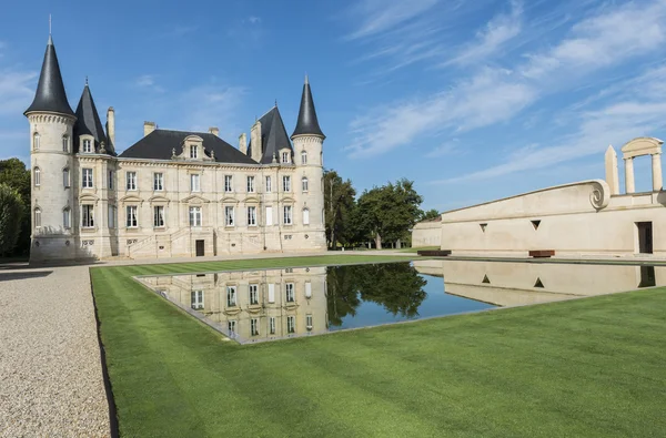 Chateau Pichon-Longueville com Pond Pauillac — Fotografia de Stock