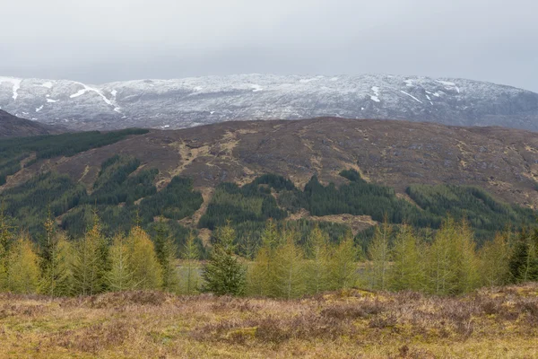 Montañas Nubes oscuras Escocia Nieve — Foto de Stock