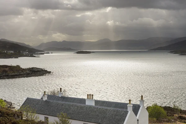 Houses, Sea and Sunbeams — Stock Photo, Image