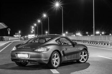 Kiev, Ukrayna - 4 Nisan 2014: Gece photoshoot Porsche Cayman Boryspil yakınındaki