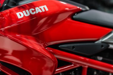 Kiev, Ukrayna - 12 Mart 2016: Photoshoot, Ducati Multistrada 1200 S bir motosiklet showroom