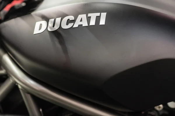 Киев, Украина - 12 марта 2016 года: логотип Ducati Motorcycle — стоковое фото