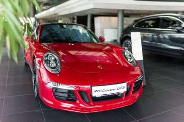 Kiev, Ukrayna - 7 Ağustos 2016: Photoshoot kırmızı Porsche 911 