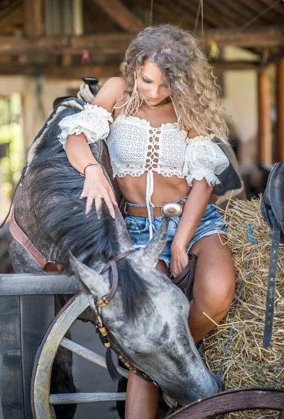 Beautiful Blonde Woman Curly Hair Horse Portrait Girl Denim Her — Stock Photo, Image