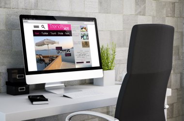 Moda blog üstünde perde ile endüstriyel çalışma alanı