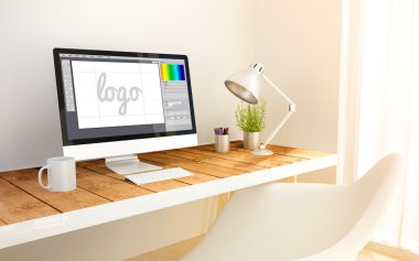 minimalist çalışma alanı ile grafik tasarım bilgisayar