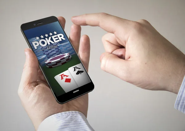 Uomo utilizzando smartphone con poker online — Foto Stock