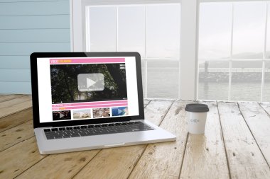 ekranda video akışı ile dizüstü bilgisayar
