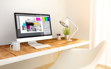 minimalist çalışma alanı ile grafik tasarım bilgisayar