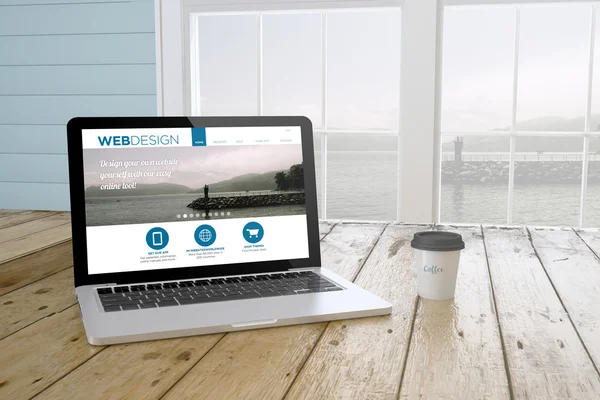 Ordinateur portable avec site web de conception à l'écran — Photo