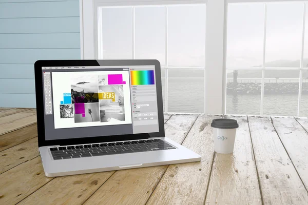 Portátil con software de diseño gráfico en la pantalla —  Fotos de Stock
