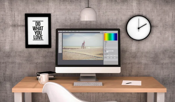Desktop with photo edit software on screen — Stock Photo, Image