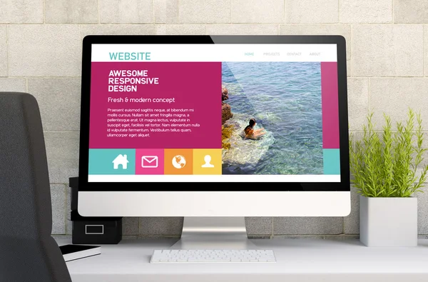 コンピューターを示す素晴らしいレスポンシブ デザイン — ストック写真
