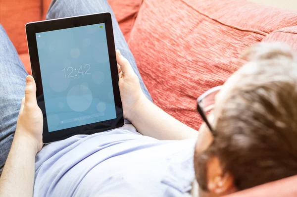 Man with locked tablet — Stock Photo, Image