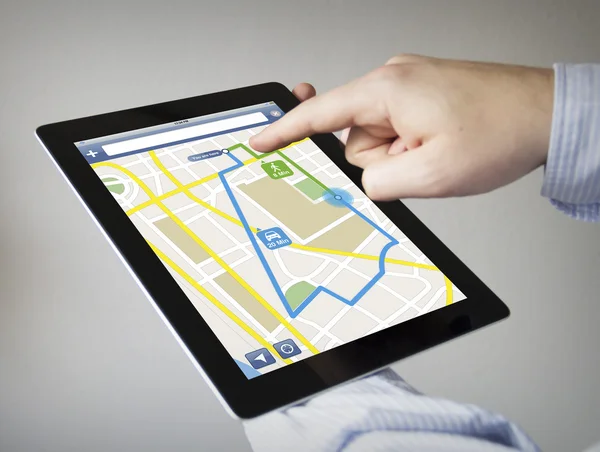 Mani con tablet touchscreen — Foto Stock