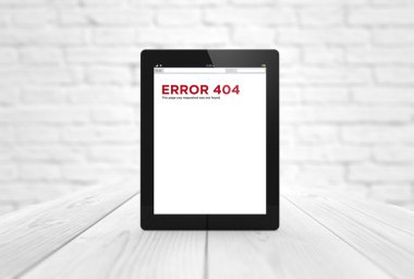 Hata 404 üstünde belgili tanımlık perde ile tablet