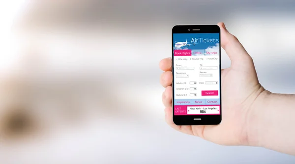 Mobiele telefoon met air tickets app — Stockfoto