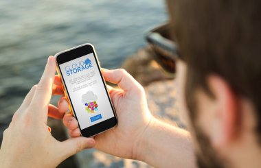 adam ile smartphone sahilinde