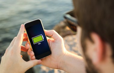 adam ile smartphone sahilinde