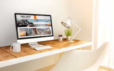 seyahat Web sitesinde ekran bilgisayar