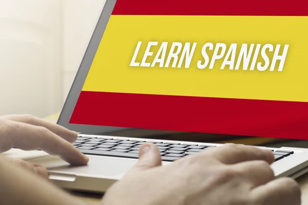 스페인어를 배우기 홈 컴퓨팅 — 스톡 사진