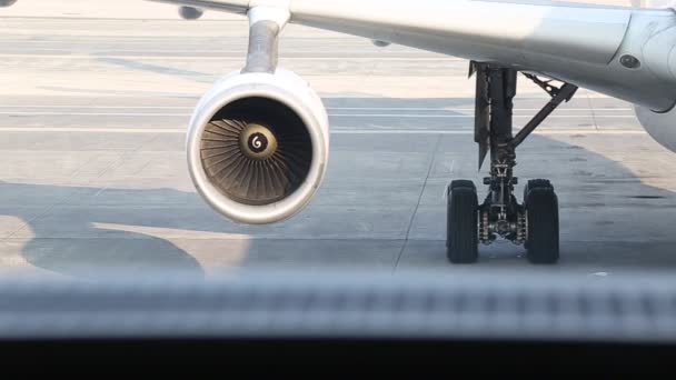 Airplane engine running — Stock Video