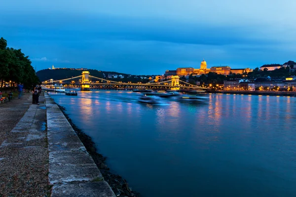 Danube à Budapest la nuit — Photo