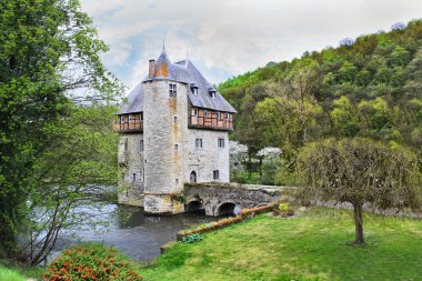 Konak Nehri üzerinde