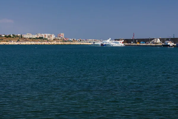 Constanta Tomis harbor at Black Sea — Stock Photo, Image