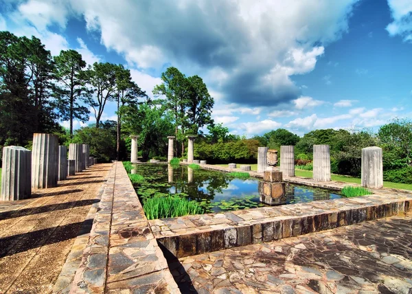 A piscina do jardim — Fotografia de Stock