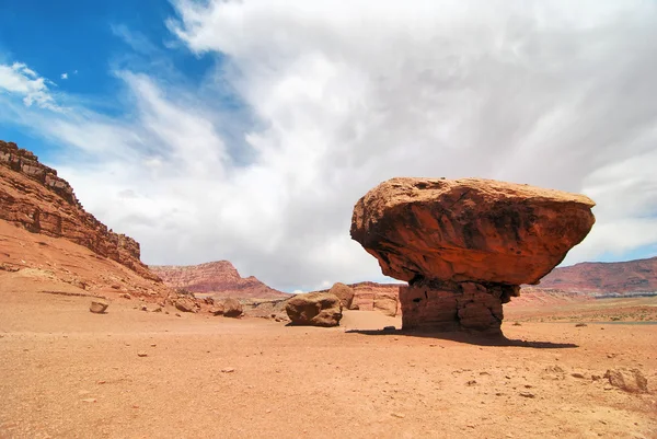 Balanserad rock — Stockfoto